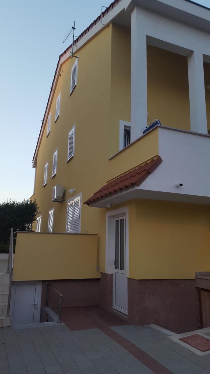 פובליאנה Apartments Iva מראה חיצוני תמונה